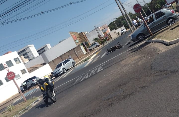 Foto 8 de 9 — ​Acidente grave deixa motociclista ferido na Avenida Maurício Galli